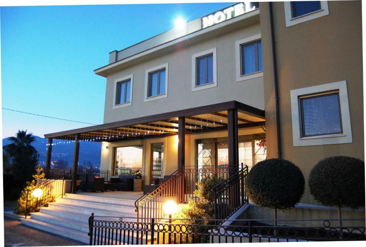 Giga Hotel Villa Santa Lucia Exterior foto